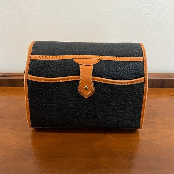 VTG 1990s Dooney & Bourke All Weather Leather Medium Essex Bag Black/Tan Trim - Picture 6 of 16